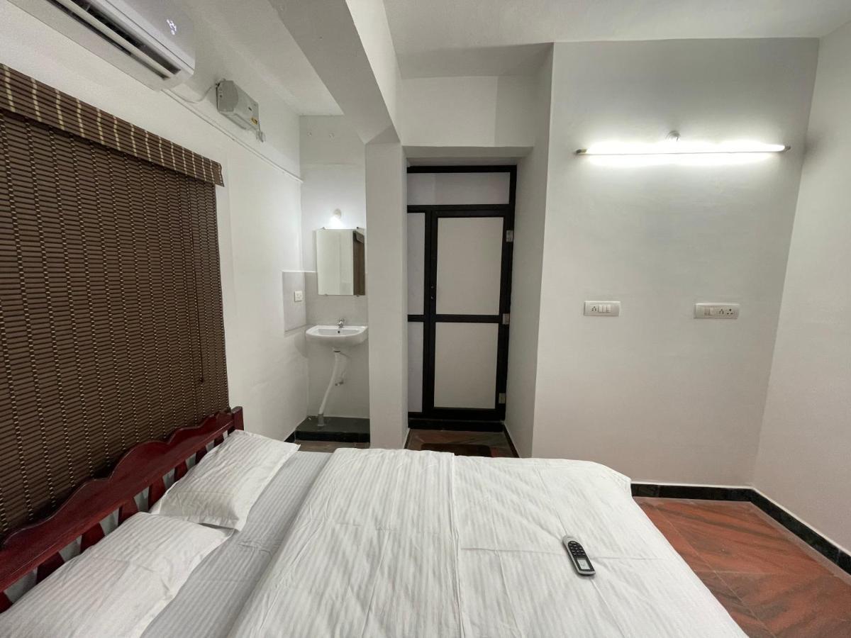 Eness Hostels Puducherry Zewnętrze zdjęcie